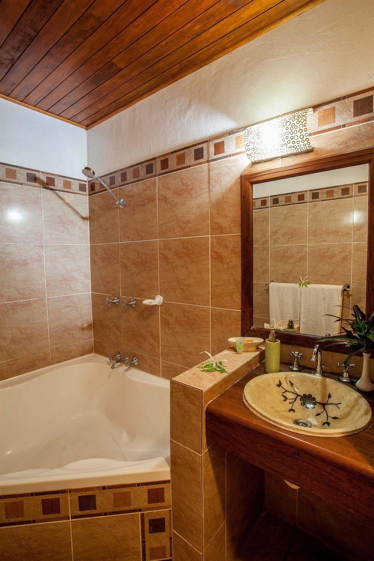 Sunset Bungalows Resort, Vanuatu Port Vila Exterior foto